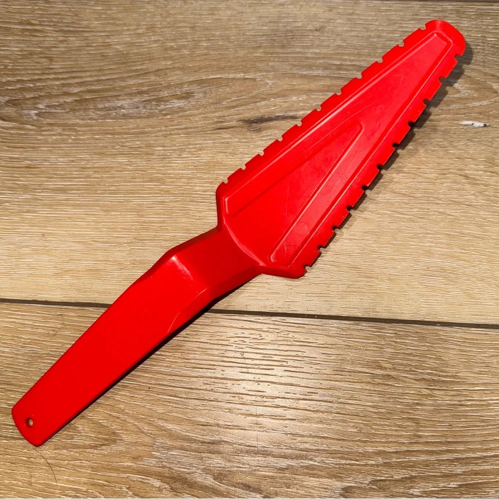 Tupperware Red Cut N Serve Serated Cake & Pie Serving Spatula #1228